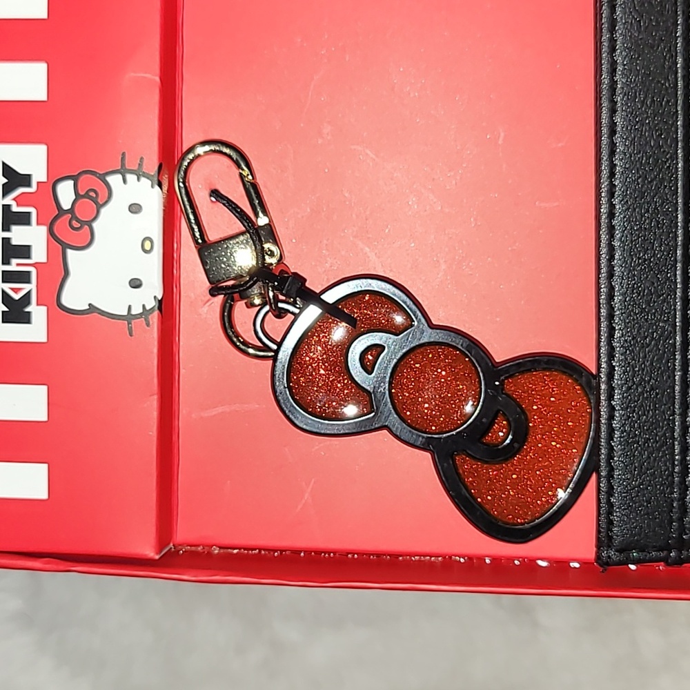 🎀 Hello Kitty 3 Piece Gift Set NWOT - Picture 4 of 8